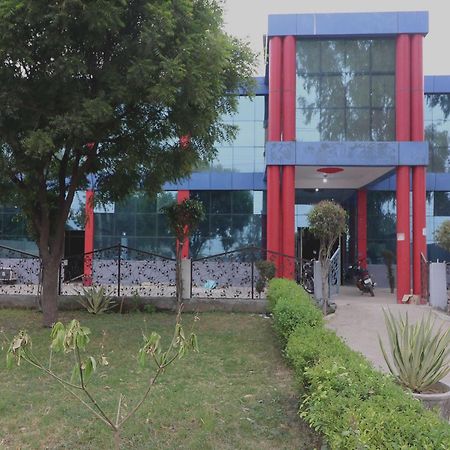 Hotel O Mulaqat Dadri Екстериор снимка
